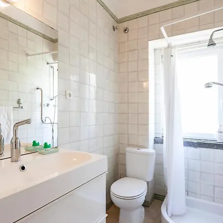Lx -10m To Downtown,14 Ppl,heatable Pool And Lift * Lisbon