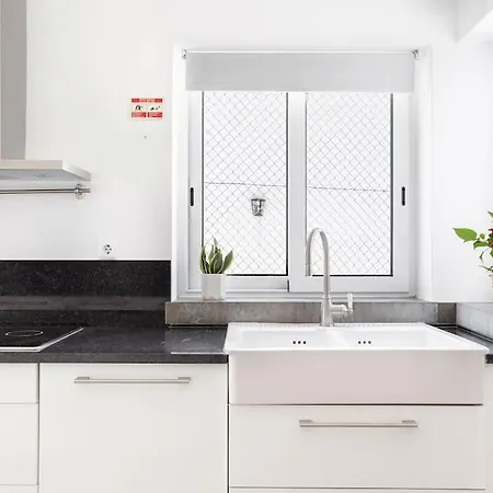 Lx -10m To Downtown,14 Ppl,heatable Pool And Lift Villa