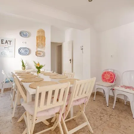 Lx -10m To Downtown Up To14 Ppl,heatable Pool And Lift