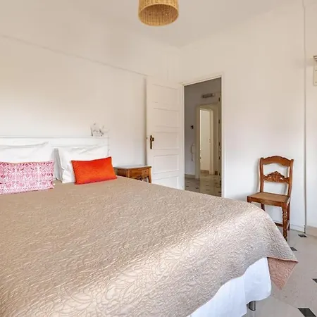 Villa Family Villa In Lisbon ,Heated Pool ,Elevator,Parking,6 Bedrooms,Sleeps 14